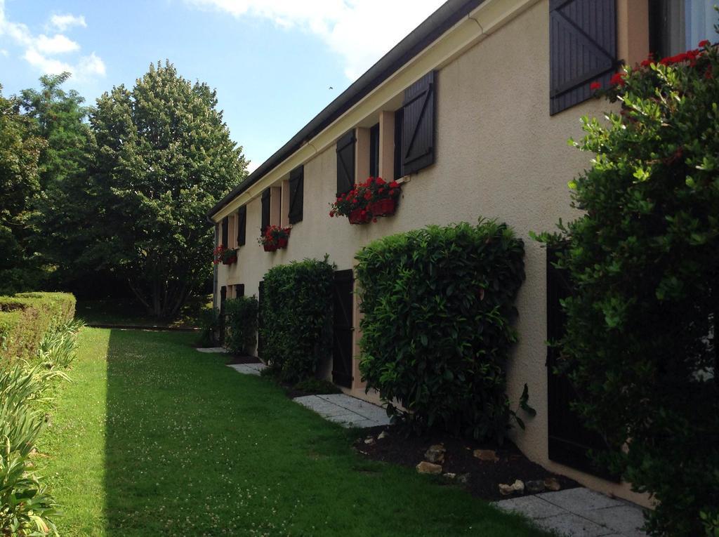 Kyriad Epernay Bagian luar foto