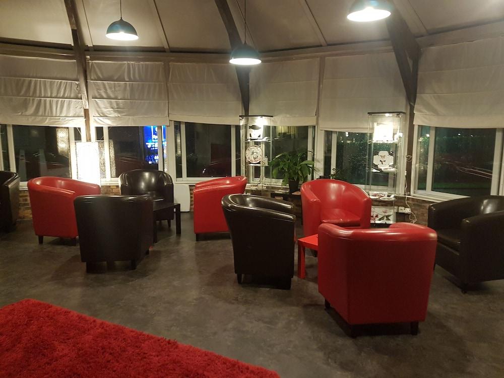 Kyriad Epernay Bagian luar foto