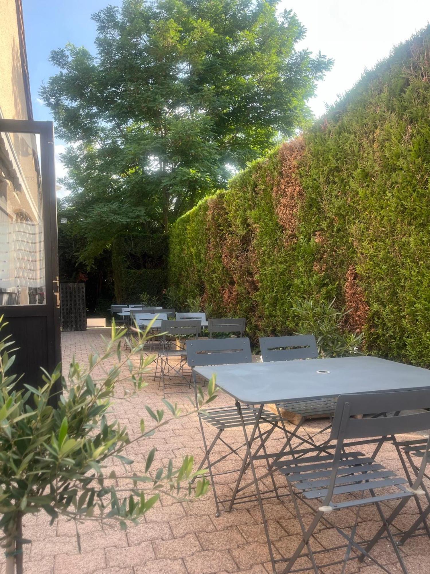 Kyriad Epernay Bagian luar foto